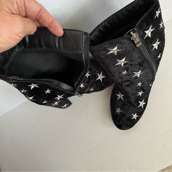 Wild Diva Black Star-Embellished Ankle Boots 7 - Picture 7 of 11
